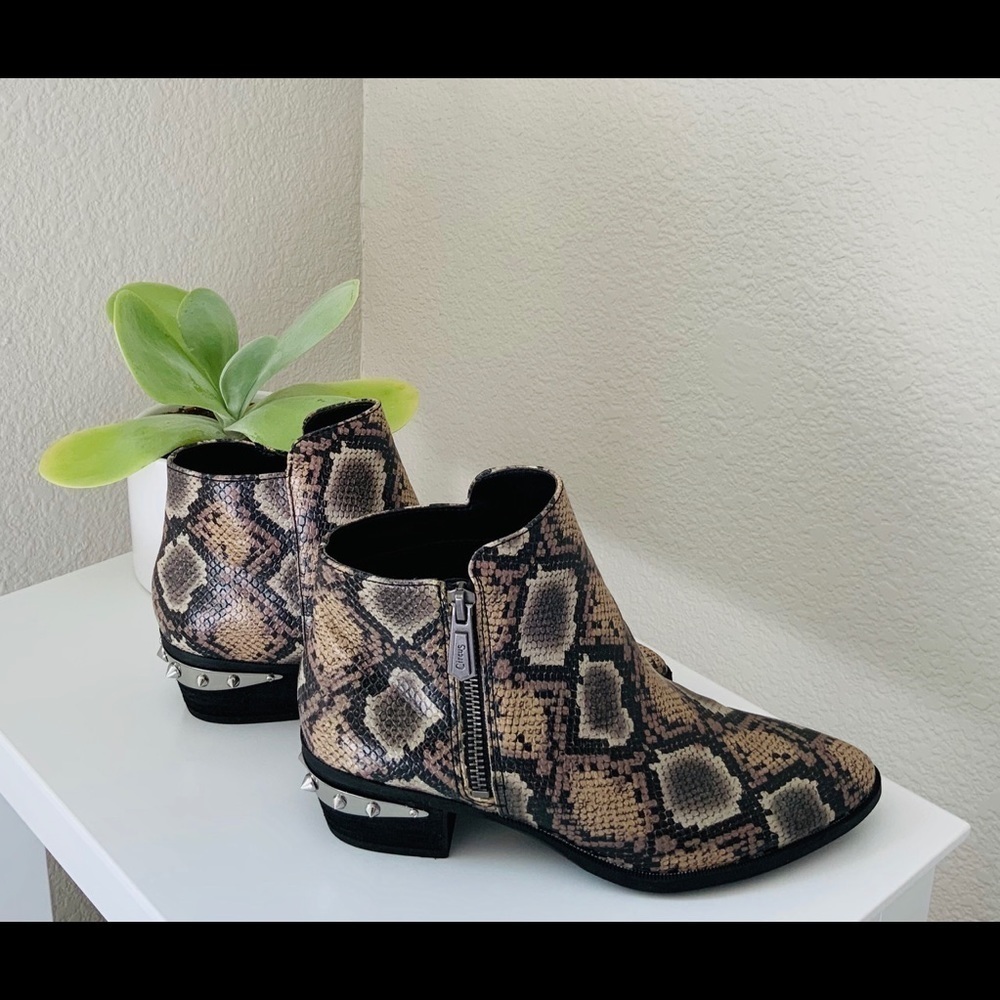 Circus by Sam Edelman Highland Snake Print…